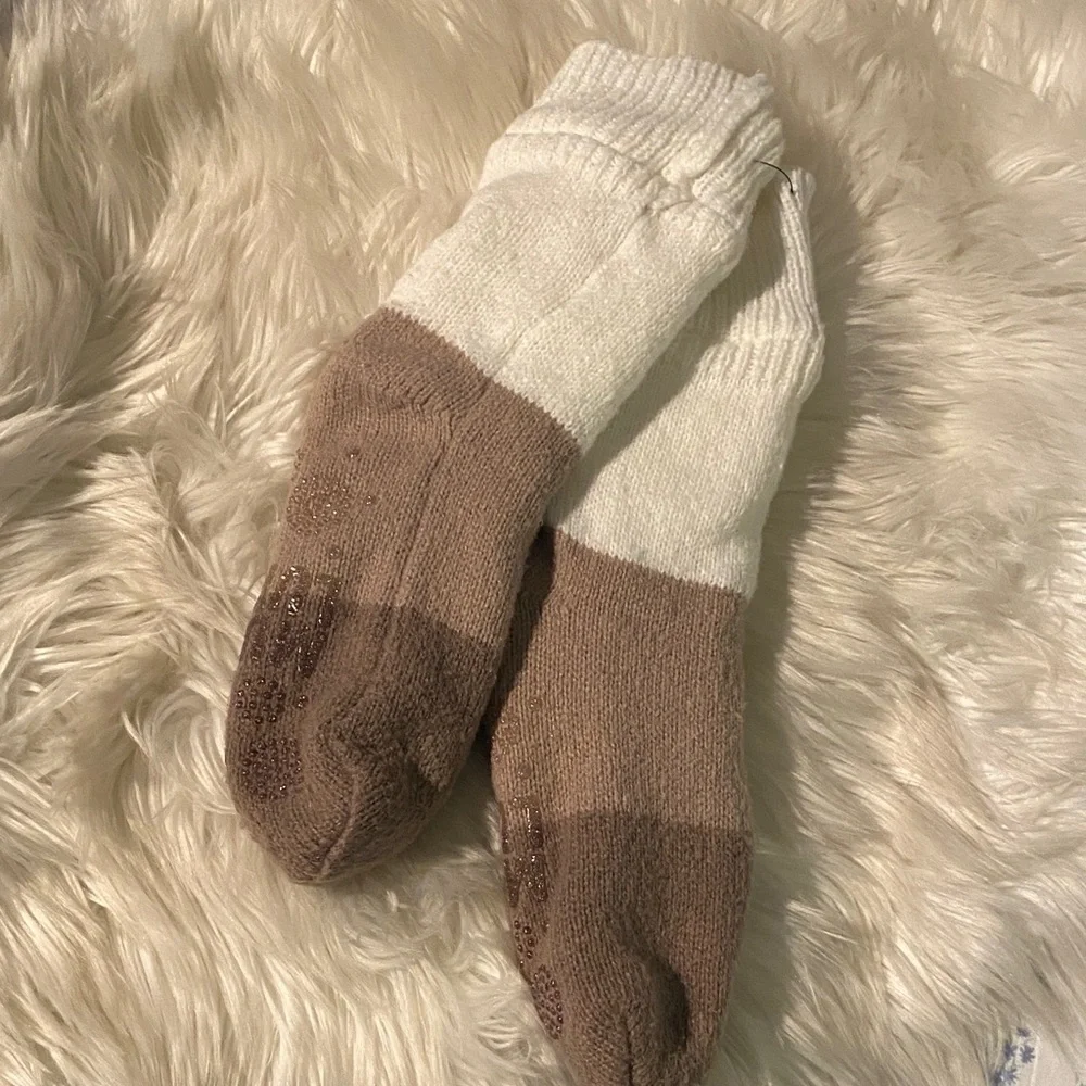 Cozy Two-Tone Fuzzy Socks in Cream and Taupe